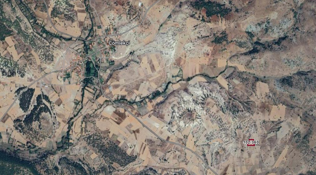Kütahya Aslanapa Çömlekçi Mahallesinde Satılık Tarla Ada 102 Parsel 360
